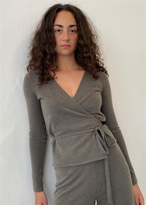Mosa wrap bluse Mole Boii Studios 